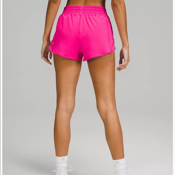 LAST CHANCE Lululemon Hotty Hot High-Rise Lined 2.5” Short - Picture 3 of 5